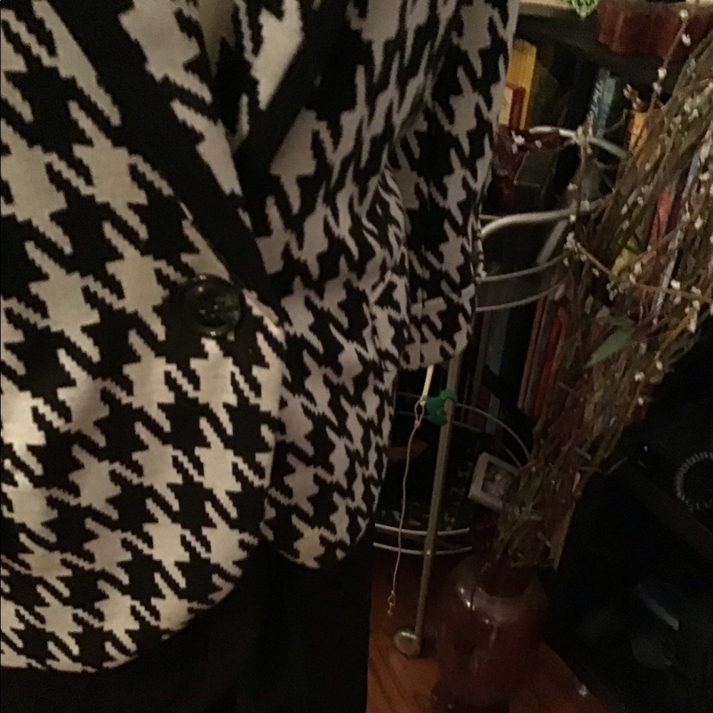 Blazer - Picture 6 of 6